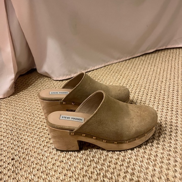 Steve Madden Brooklyn Clog - Picture 2 of 5